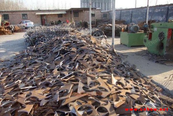 江苏泰州高价回收工地废钢100吨