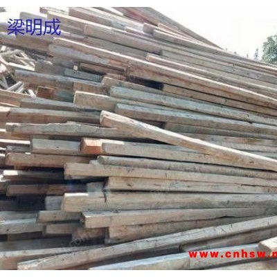 大量回收工地物资废木材