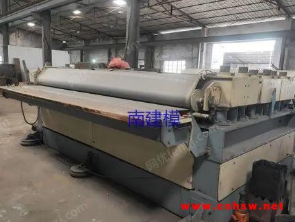 福建长期回收二手皮革设备，磨革机，拉软机，转鼓等