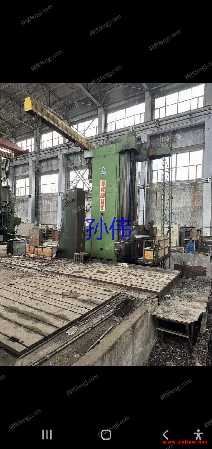 大型机床罗马尼亚200落地镗铣，布加勒斯特（数显），加工高度4米、行程10米、回转台2米/2.5（回转工作台可行程3米），地平铁1.6米/4米/0.41米厚4块，角铣头一个。滚珠丝杠，带自动拉刀系统。图1